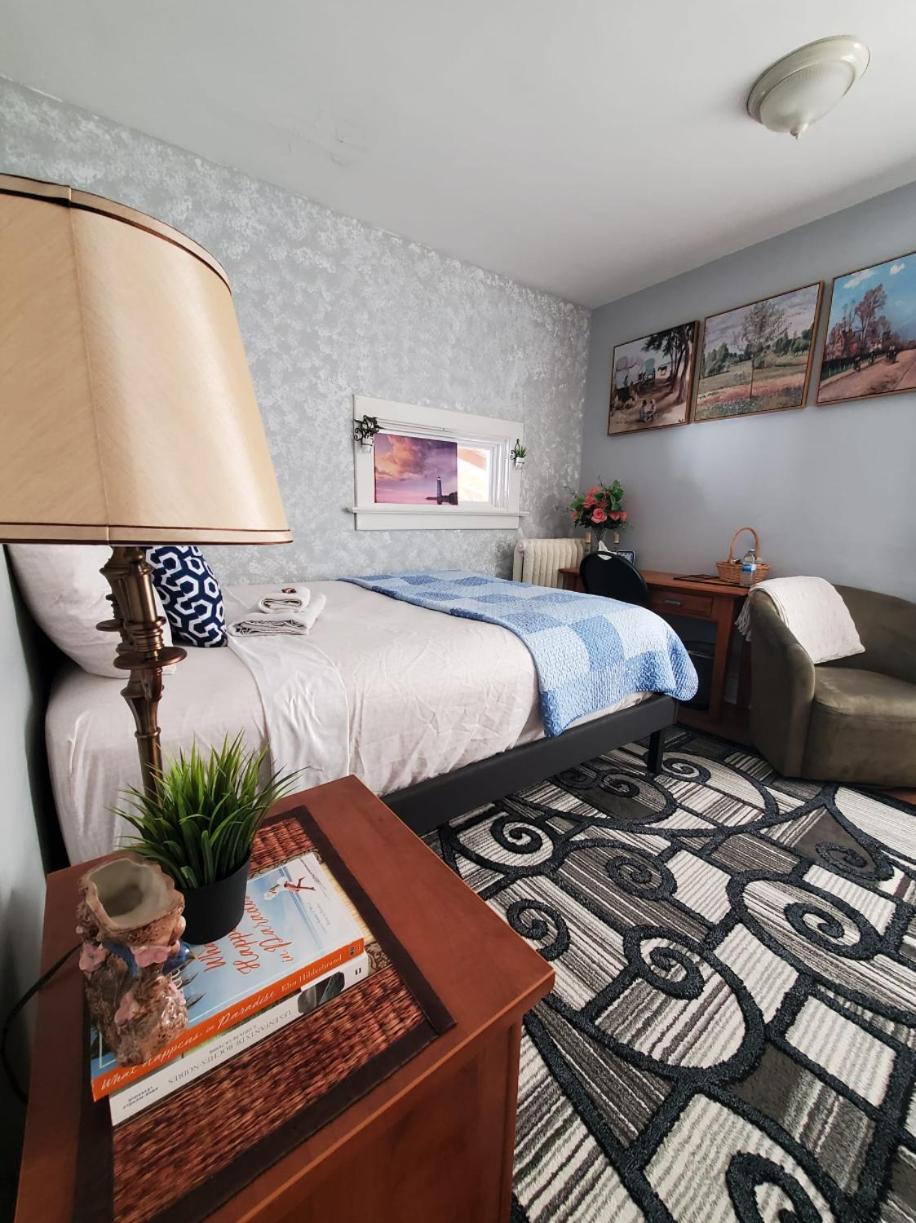 Merj'S Guest House In Wolesly Виннипег Экстерьер фото